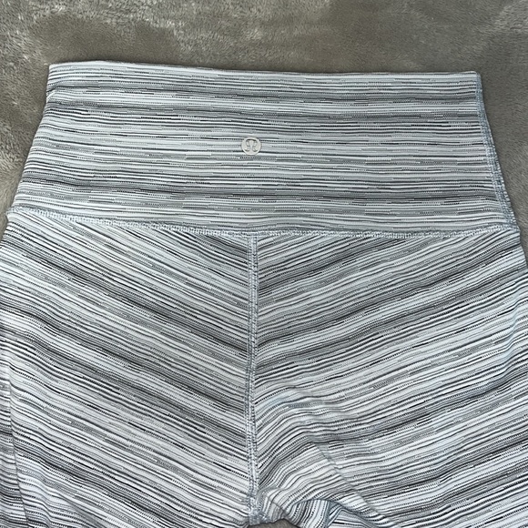 Lululemon leggings - Picture 2 of 4